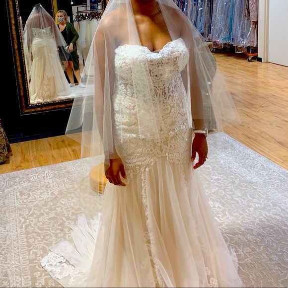 Brand New Wedding Dress Anjolique Ivory Size 16